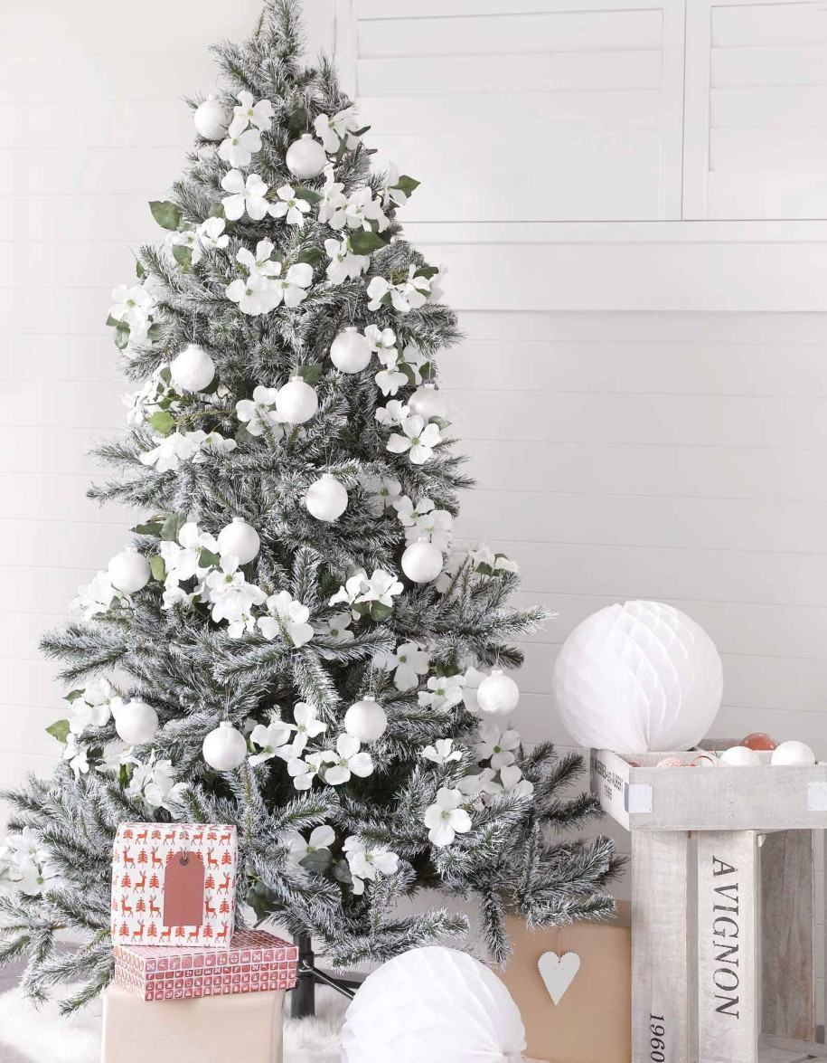 Decore sua árvore de Natal com todo o estilo - Anagê Imóveis